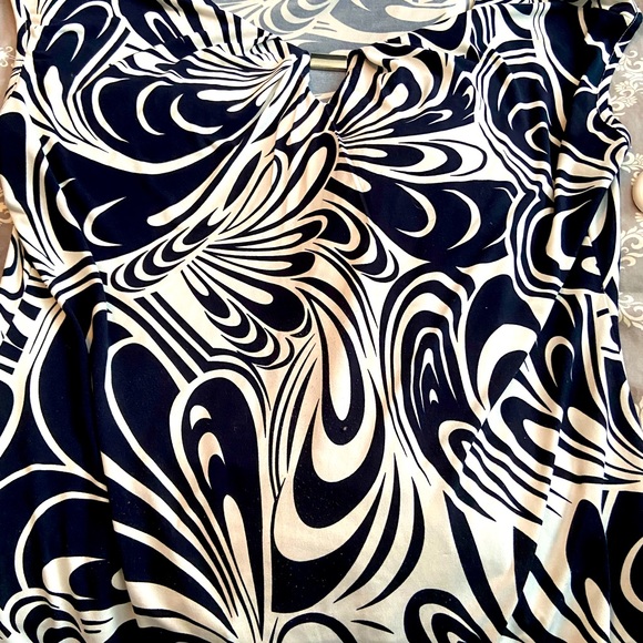 Ladies top - Picture 1 of 1